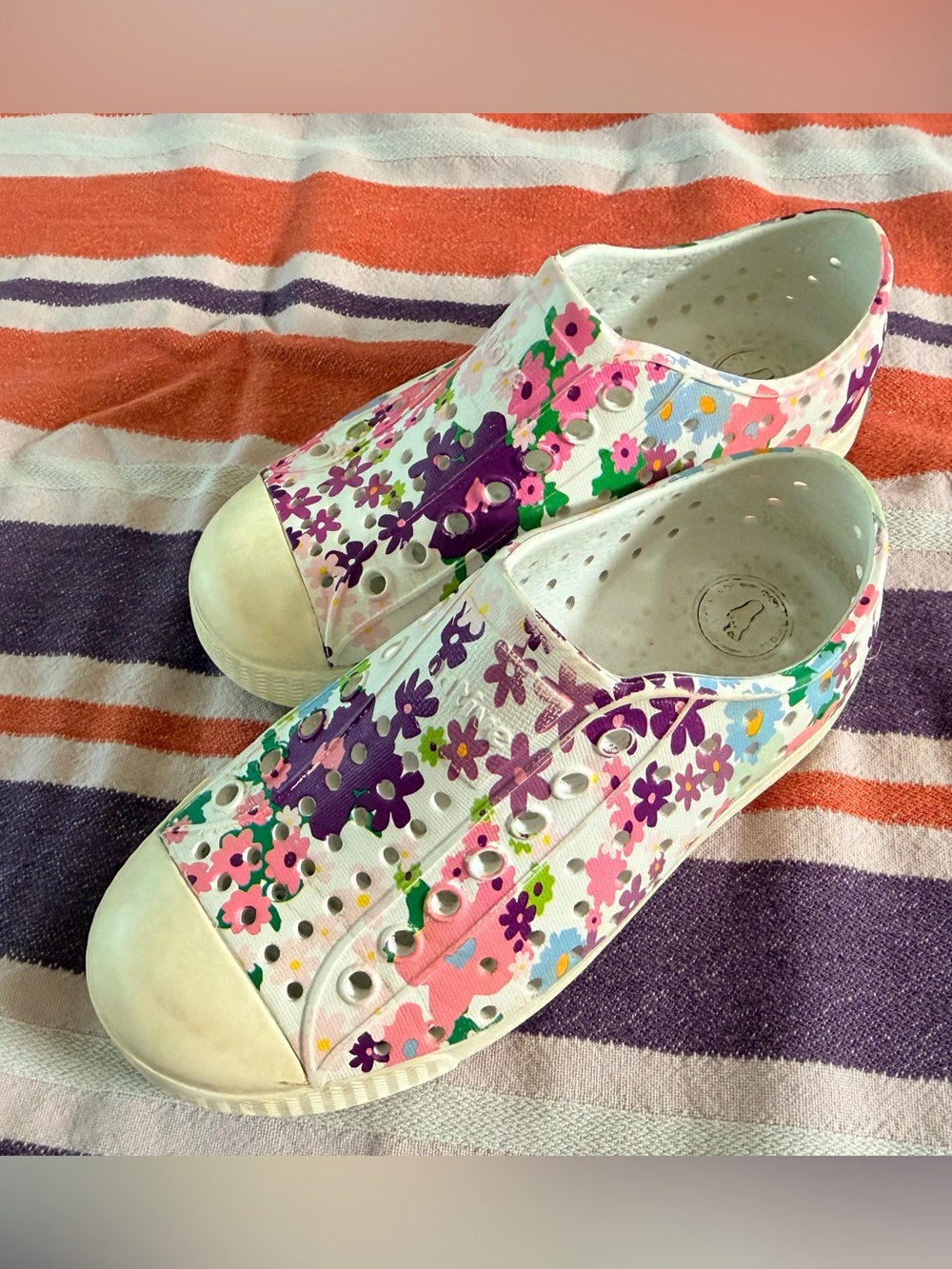 Native Floral Slip-On Canvas Sneakers - Multicolor flower size 10